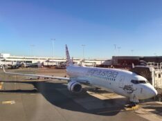Virgin Australia 737 at SYD