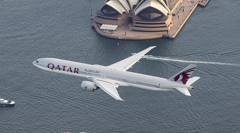 Qatar Airways Boeing 777 flies over Sydney