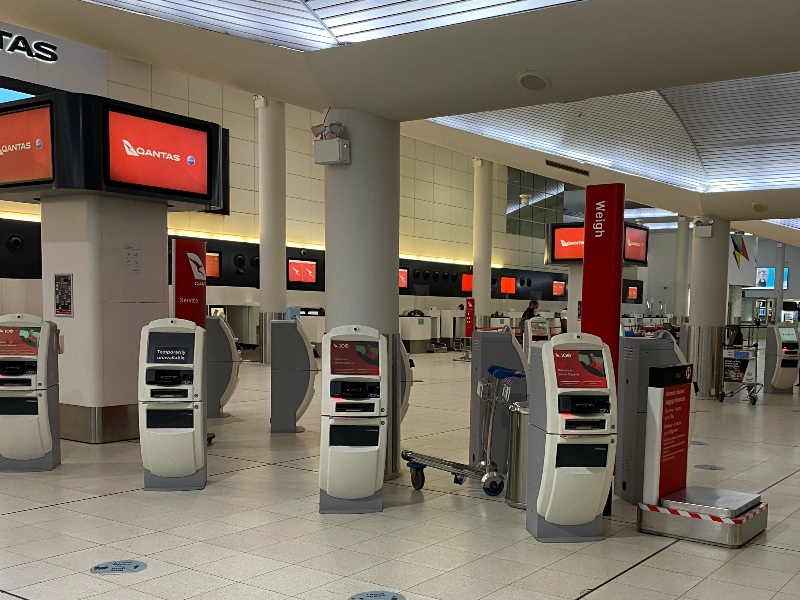 Qantas airport check-in kiosks