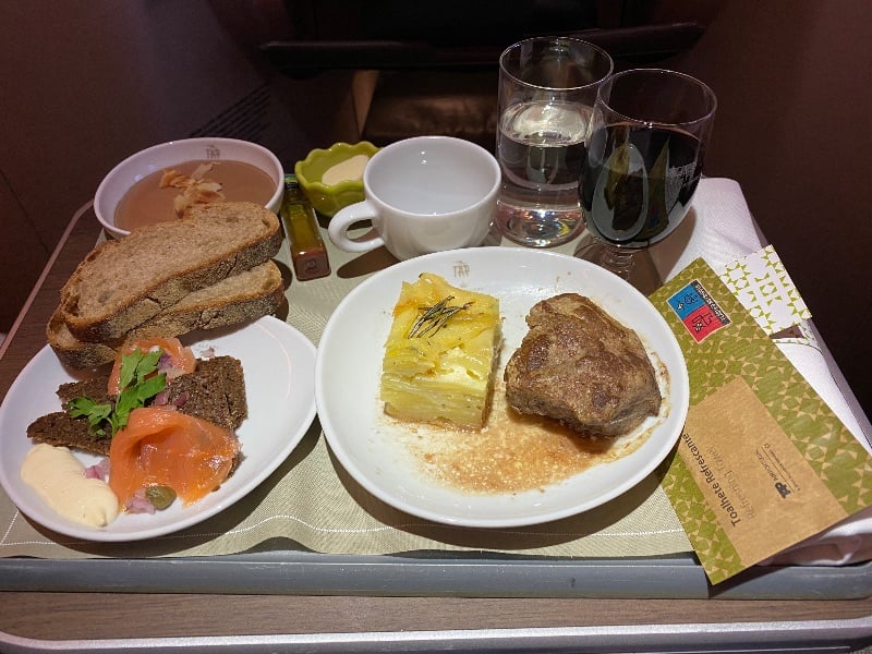 Business Class meal on TP579