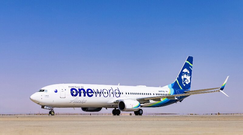 Alaska Airlines Boeing 737 in Oneworld livery