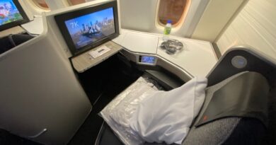 Air Canada Boeing 777-200LR Business Class seat