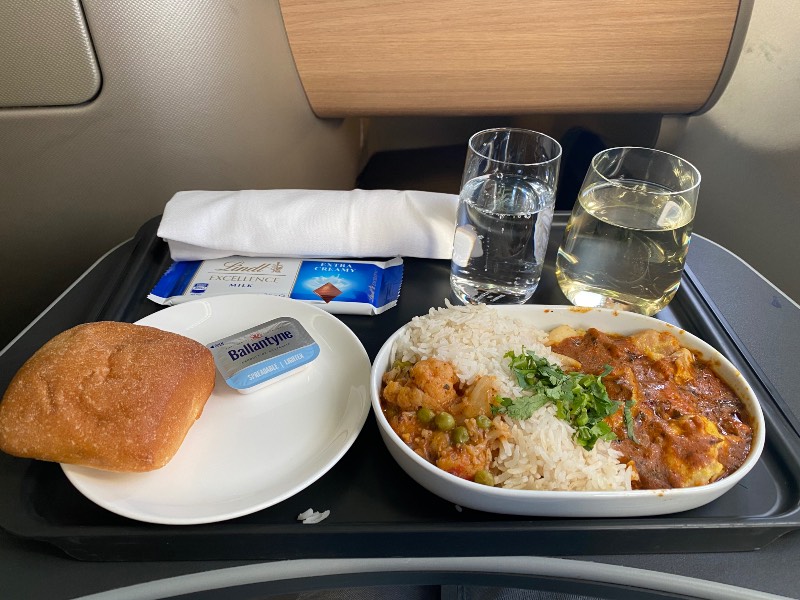 Dinner served on QF479, the A330 flight from Sydney to Melbourne